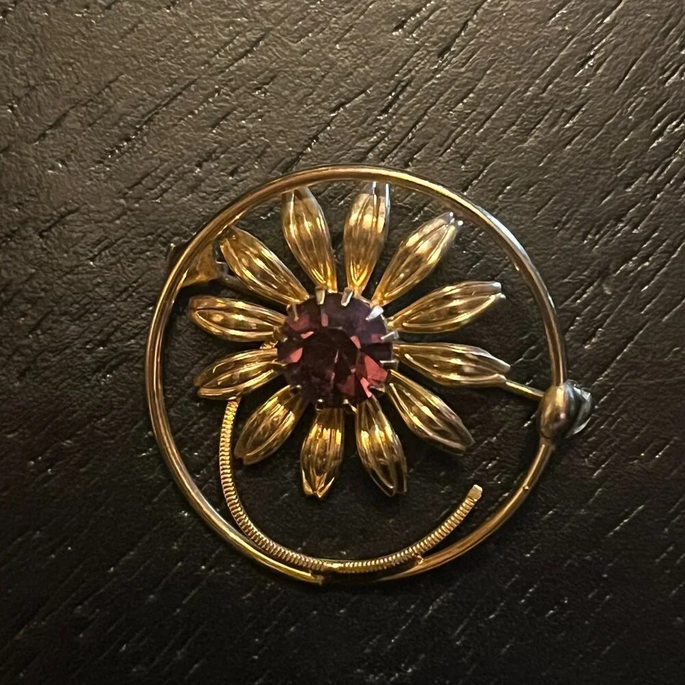 Vintage Gold Tone Sunflower Flower Brooch Deep Purple Amethyst Like Stone